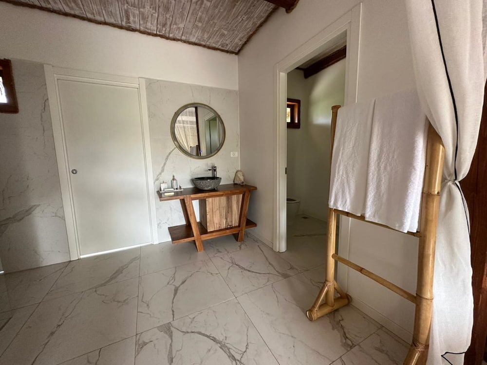 Deluxe Bungalow - Photo 13