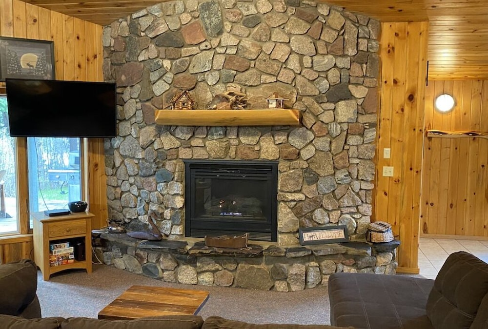 Gunflint Lake Home #9 (3 Bedroom) photo 3