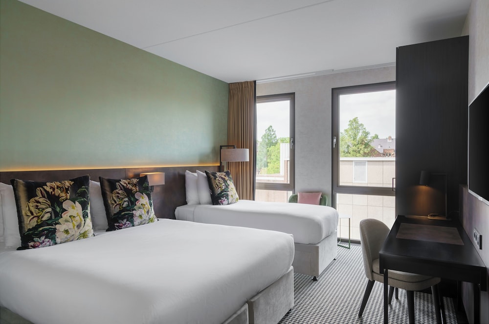 Family Triple Room, Canal View