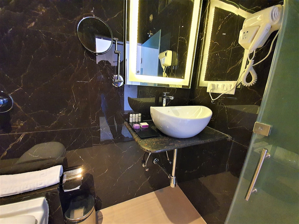 Deluxe City View Room photo 3