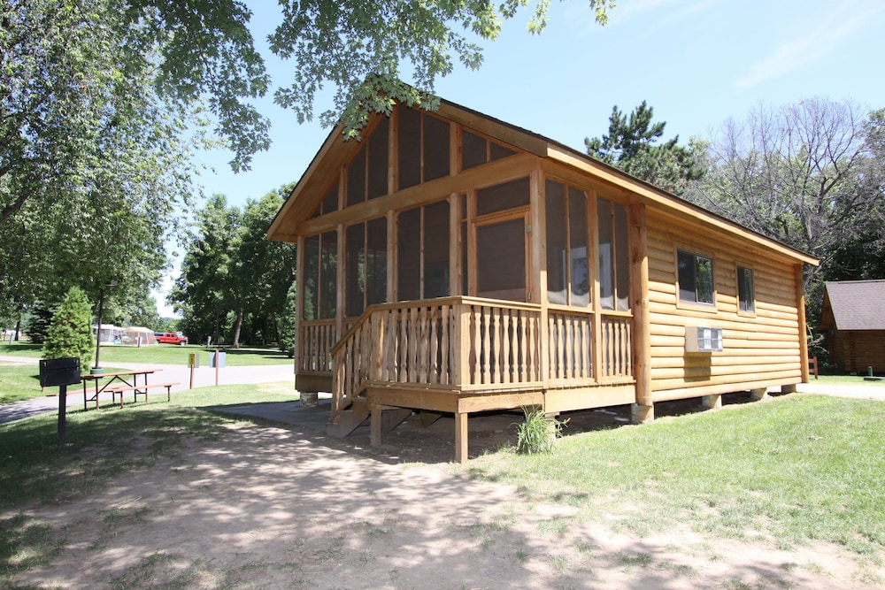 Cabin, 1 Bedroom (No Pets, Linens Incl) photo 1