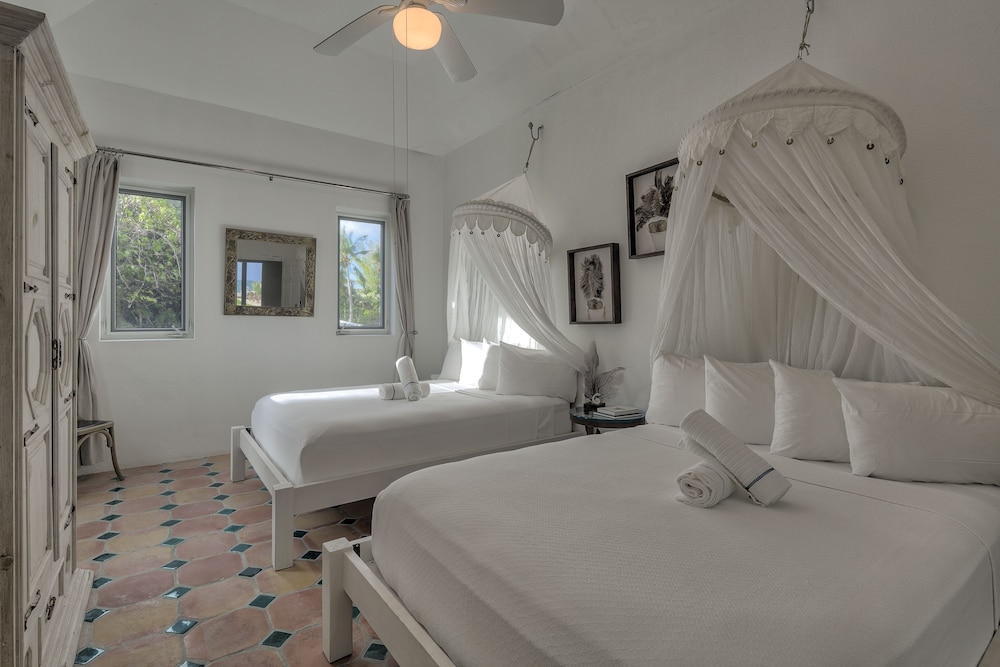 Room, 2 Queen Beds, Garden View photo 3
