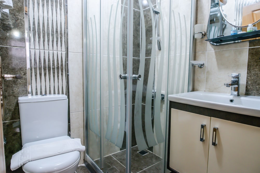 Room, Ground Floor photo 3