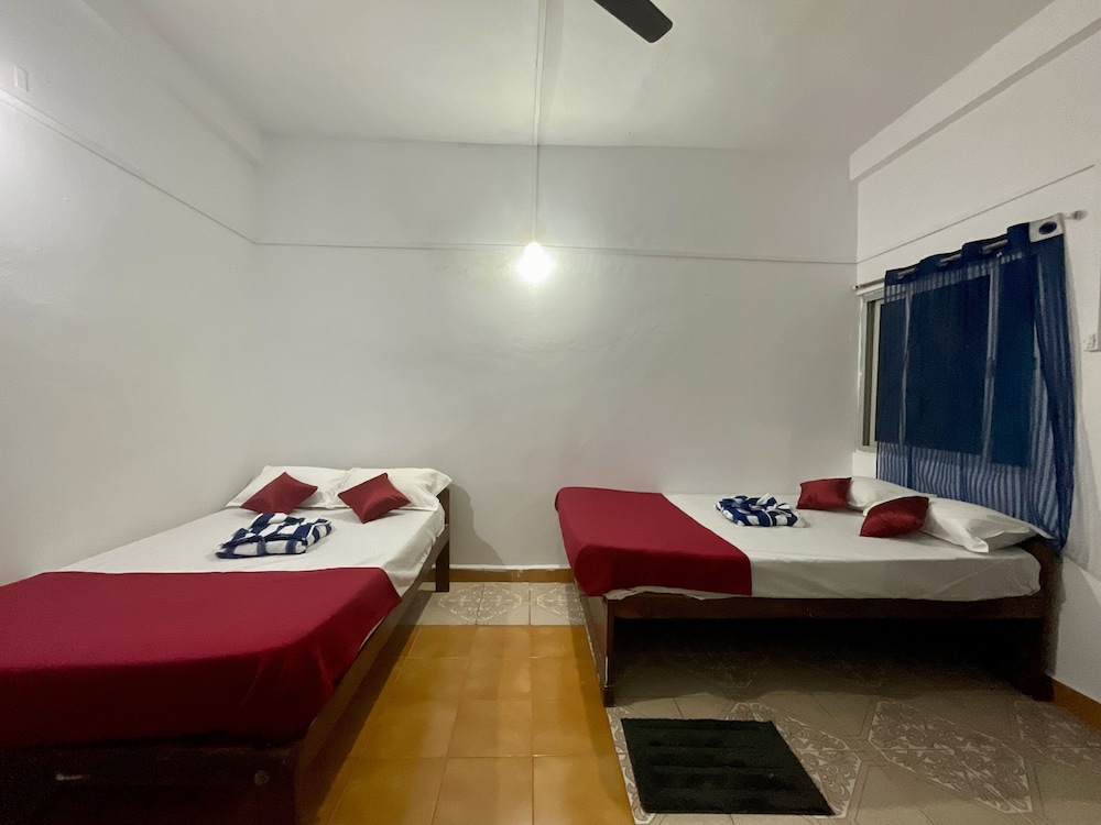 Family Double Room, Balcony, City View photo 2