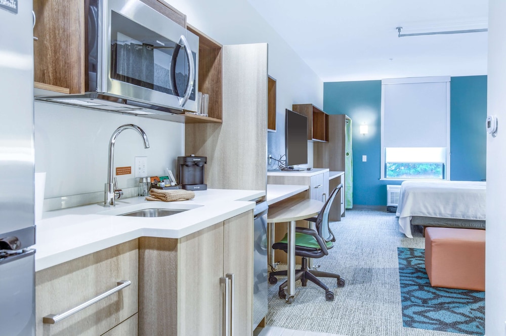 Studio, 1 King Bed, Accessible, Bathtub