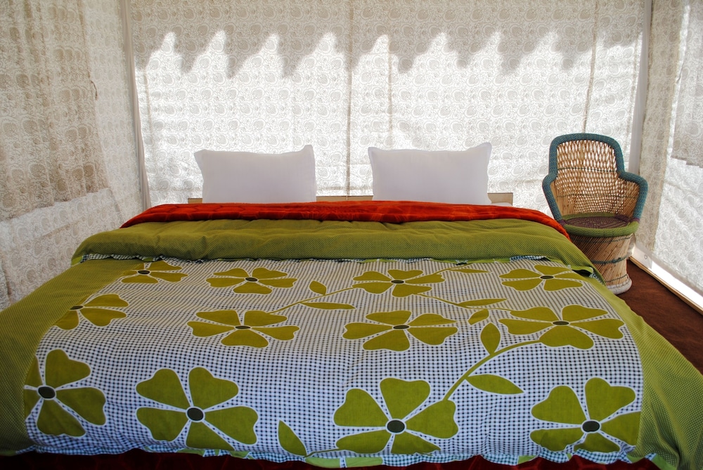 Executive Tent, 1 Double Bed, Shared Bathroom, Hill View photo 2