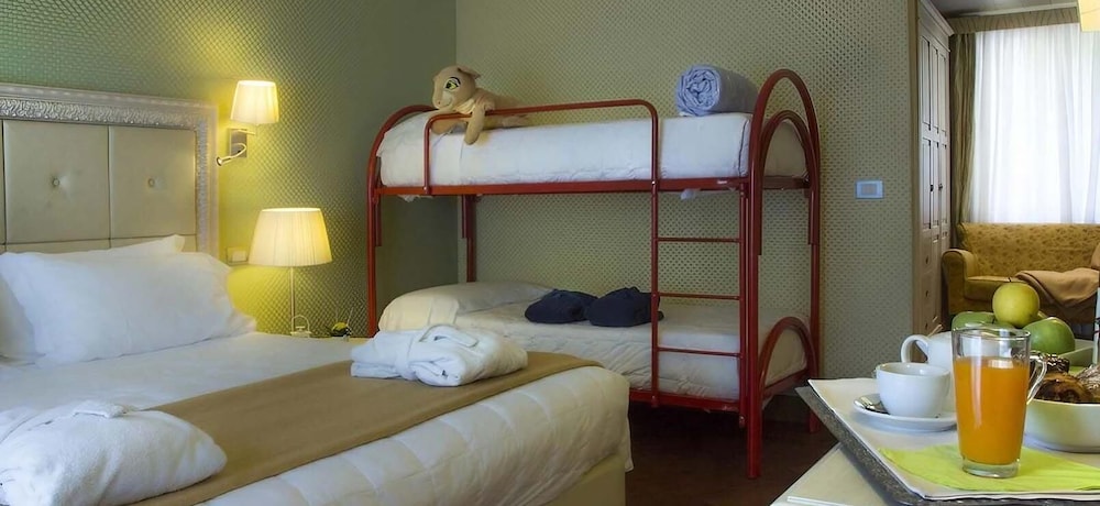 Family Quadruple Room photo 2