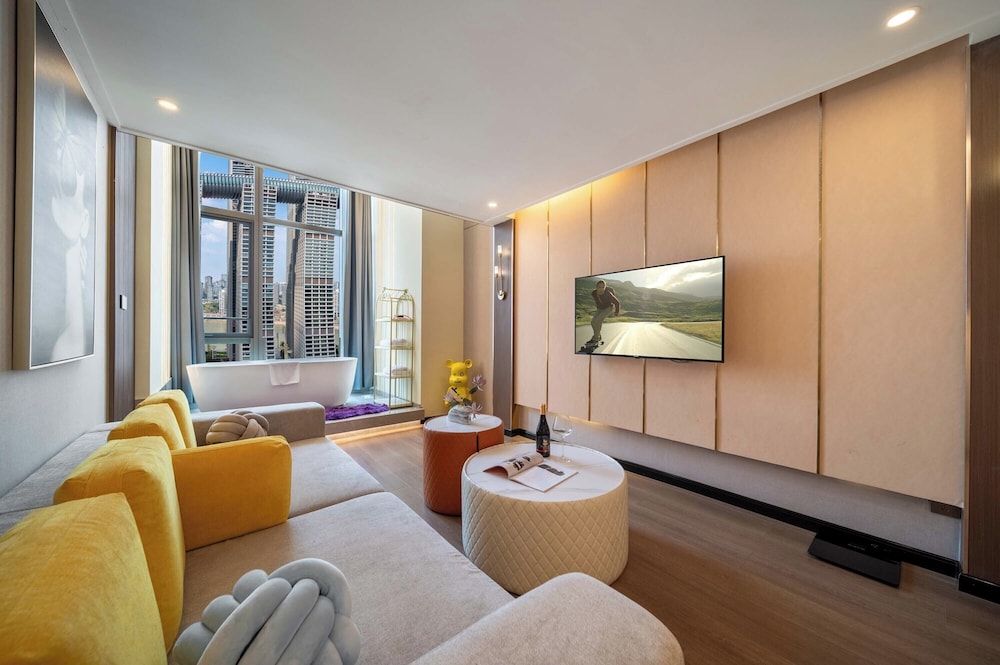 Superior Studio Suite, River View