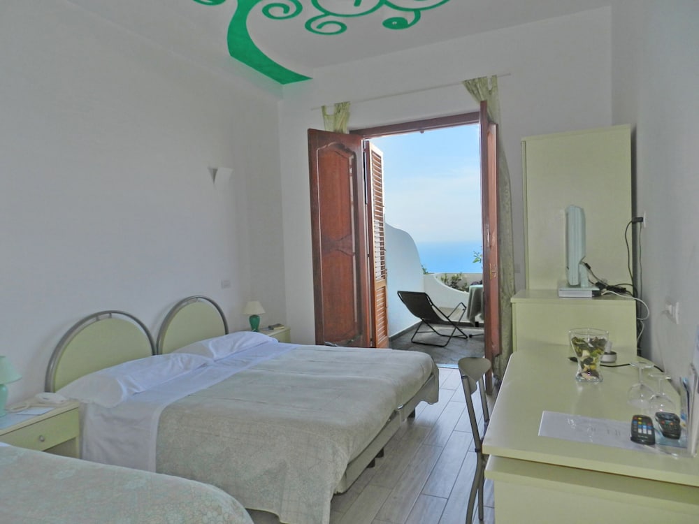 Triple Room, Balcony, Sea View
