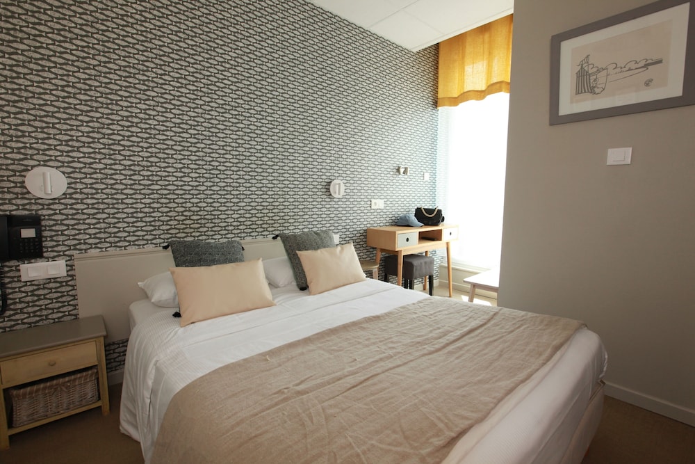 Standard Double Room, 1 Double Bed (Shower) photo 1