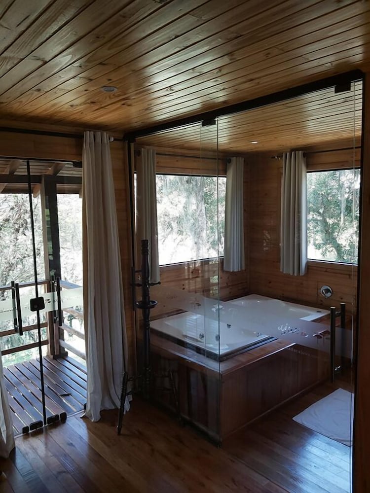 Deluxe Cabin, Garden View photo 2