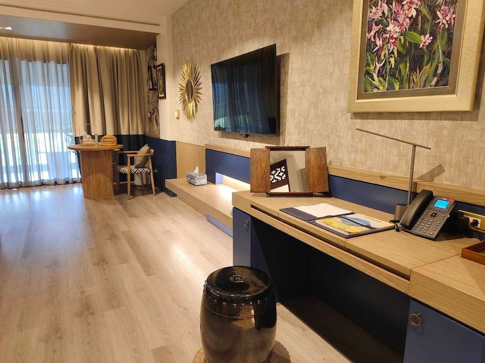 Deluxe Twin Room, Balcony - Photo 8
