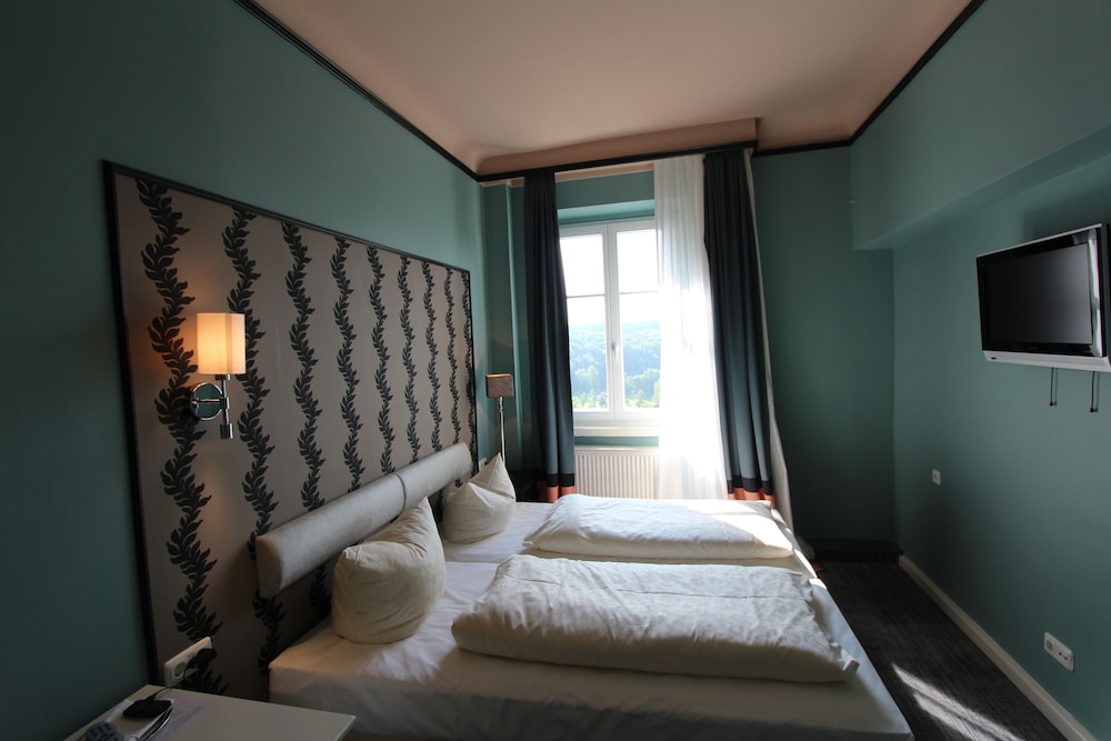 Basic Double Room, 2 Twin Beds - Photo 5