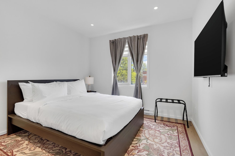 Superior Condo, Balcony
