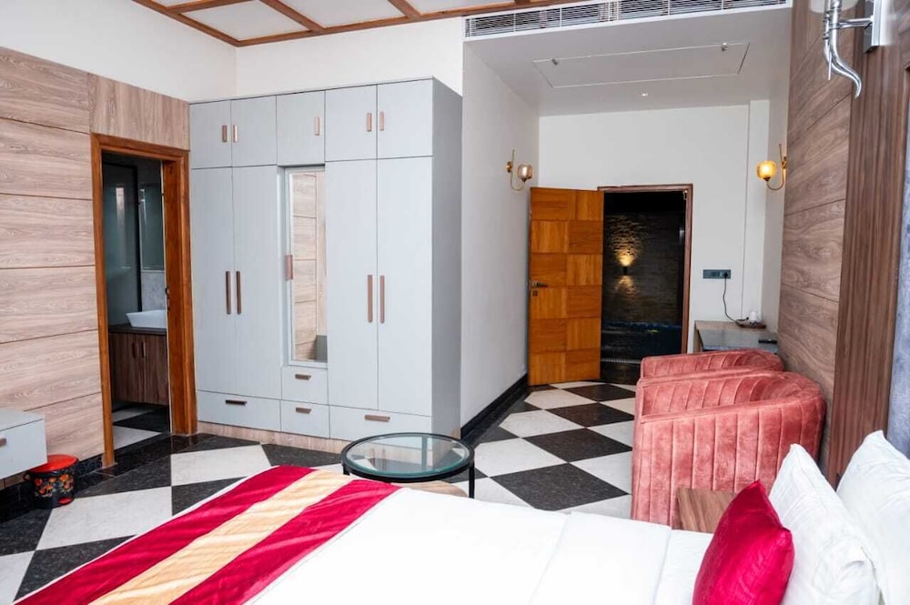 Premium Room - Photo 3