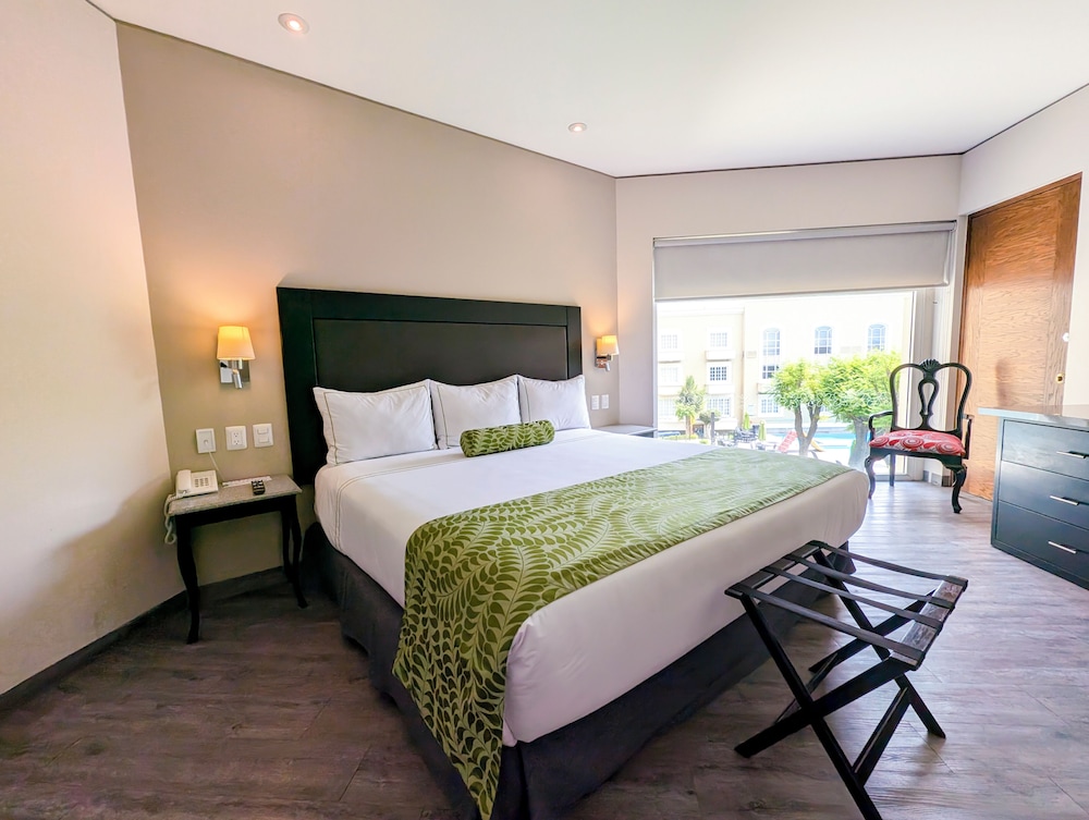 Executive Room - Photo 6