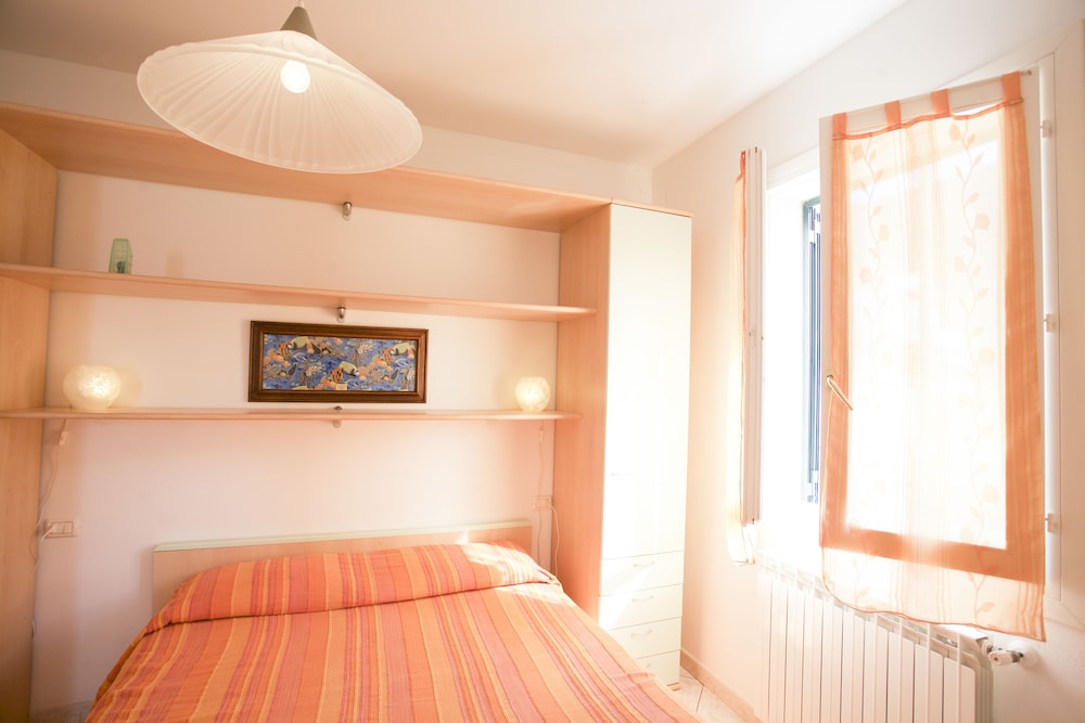 Apartment, 2 Bedrooms, Ground Floor photo 1