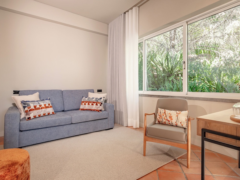 Suite - Photo 10