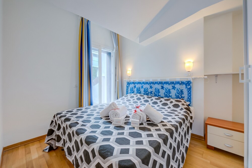 Family Apartment, Multiple Beds, Sea Facing (Frontline Beach 26 - B4 - Near To The)