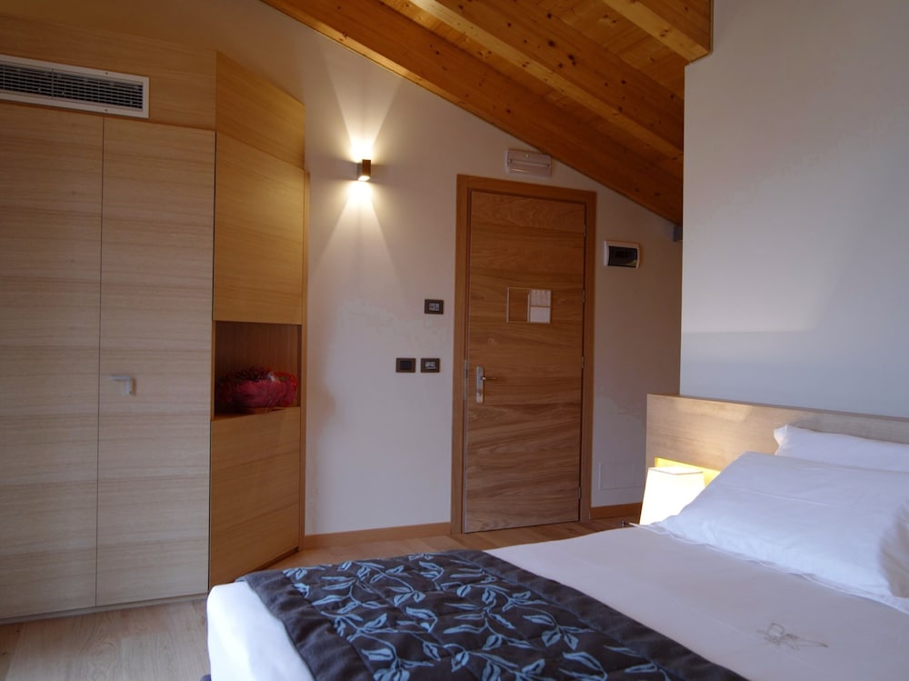Standard Double Room photo 3