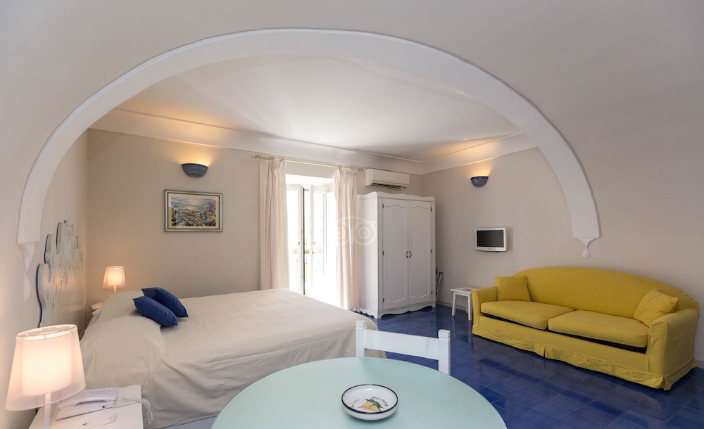 Standard Quadruple Room photo 1