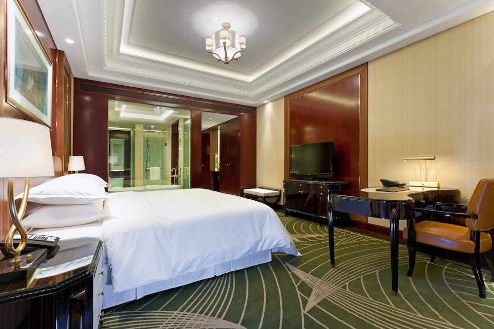 Room, 1 King Bed, Balcony, Garden View photo 1