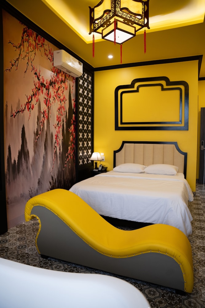 Honeymoon Room - Photo 2