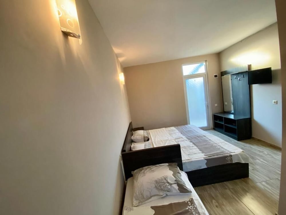Economy Triple Room
