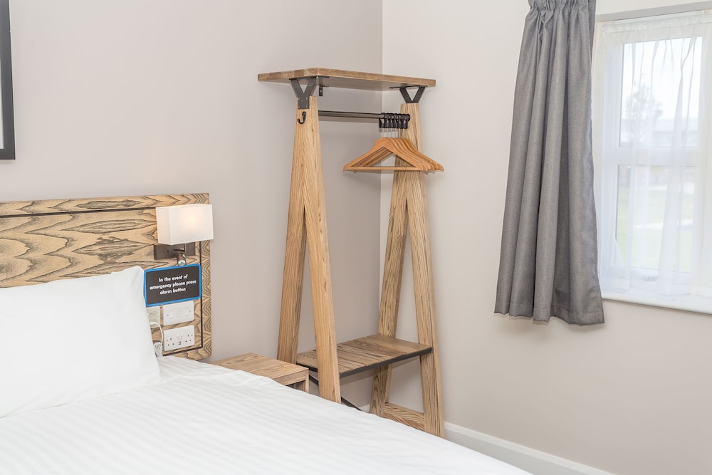 Double or Twin Room, Accessible - Photo 3