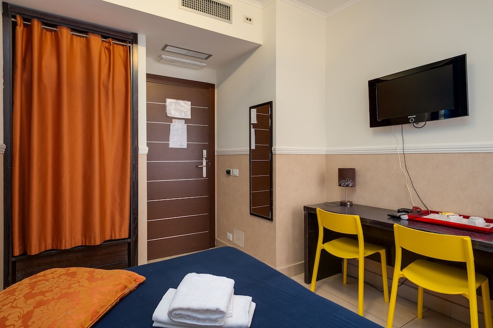 Single Room photo 3