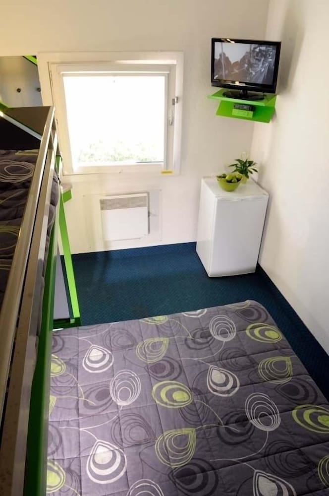 Standard Triple Room, 3 Twin Beds photo 3