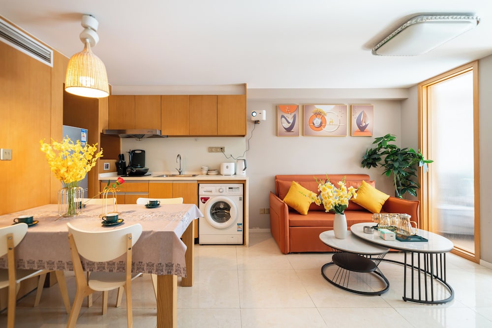Apartment, Multiple Beds