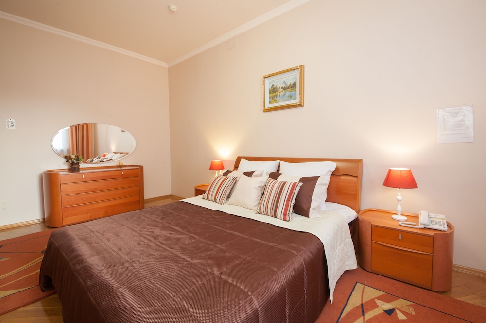 Junior Suite, Bathtub, Ground Floor