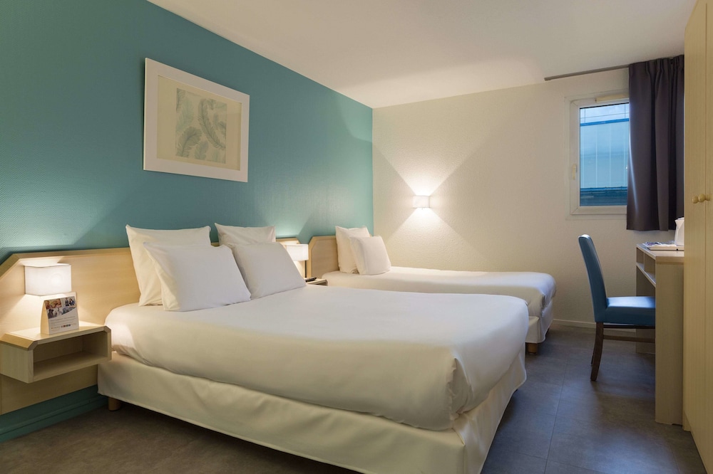 Triple Room, 1 double bed and 1 twin bed - Photo 4