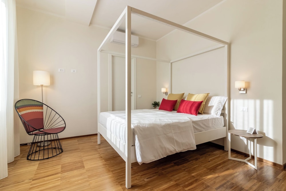 Deluxe Double Room, City View