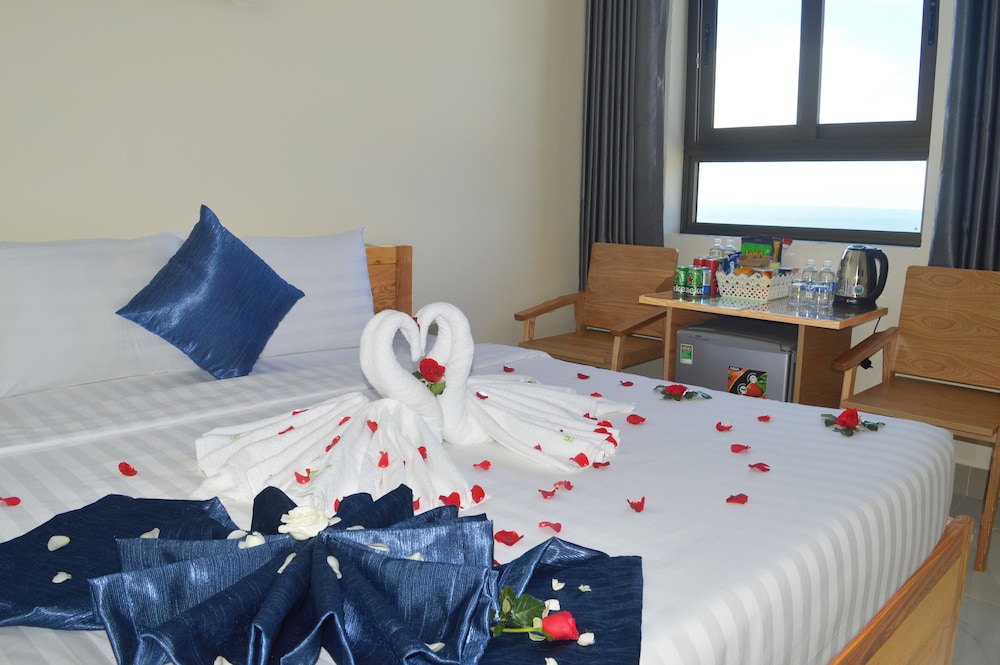 Deluxe Double Room with Sea View - Photo 4