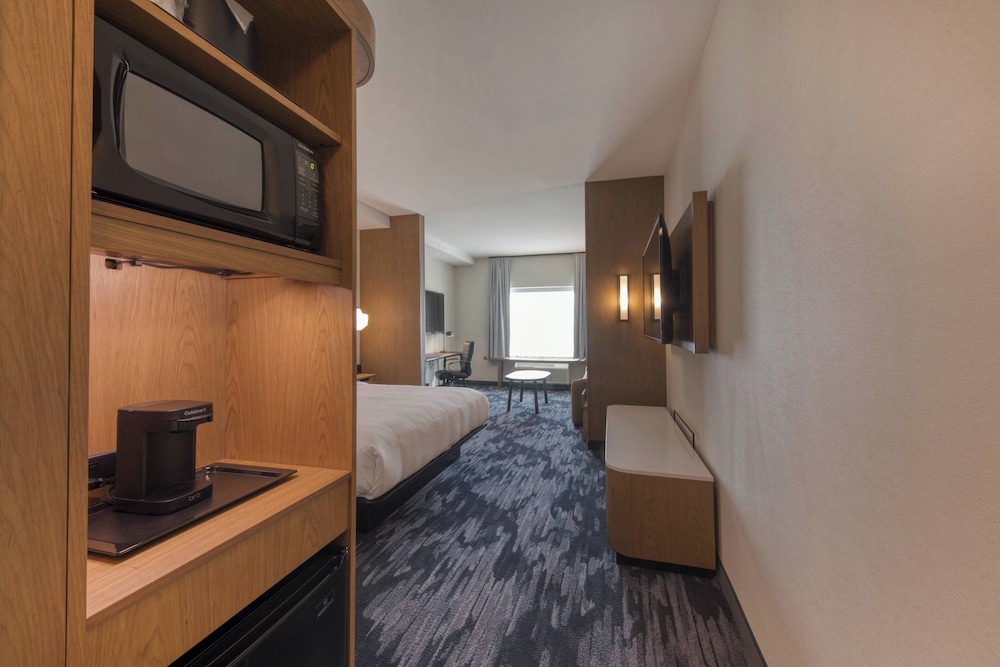 Suite, 1 King Bed with Sofa bed (Hearing Accessible) - Photo 4