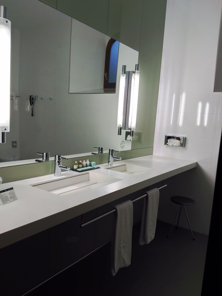 Standard Double Room - Photo 6