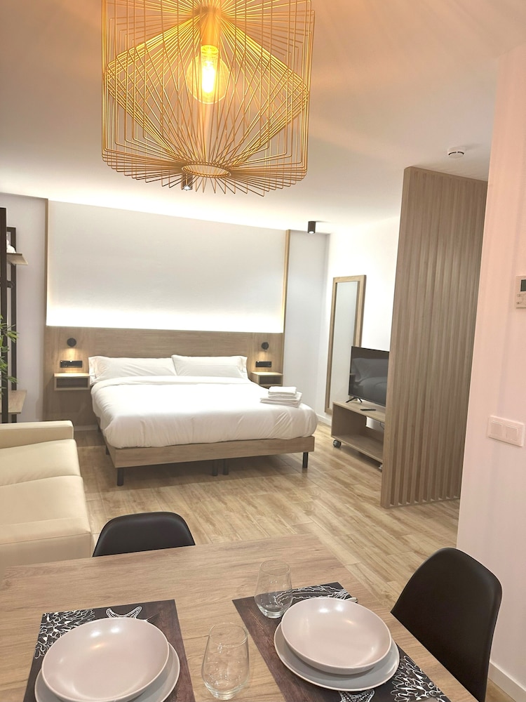 Superior Studio, City View