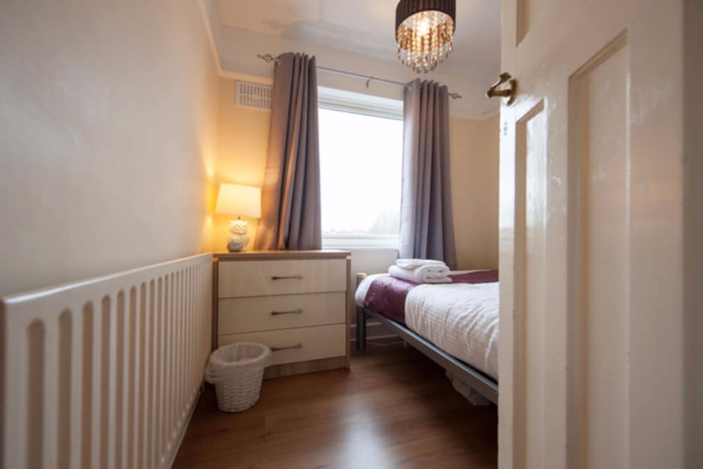 House, 3 Bedrooms photo 2