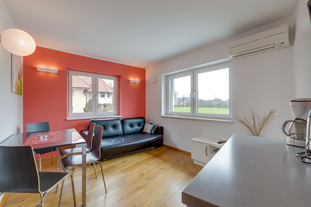 Family Apartment, 2 Bedrooms, Mountainside (Wellness Suite Tulip) photo 1