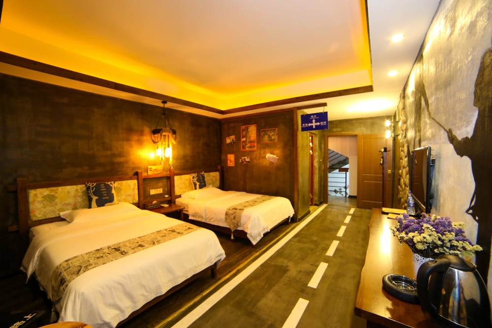 Deluxe Twin Room B