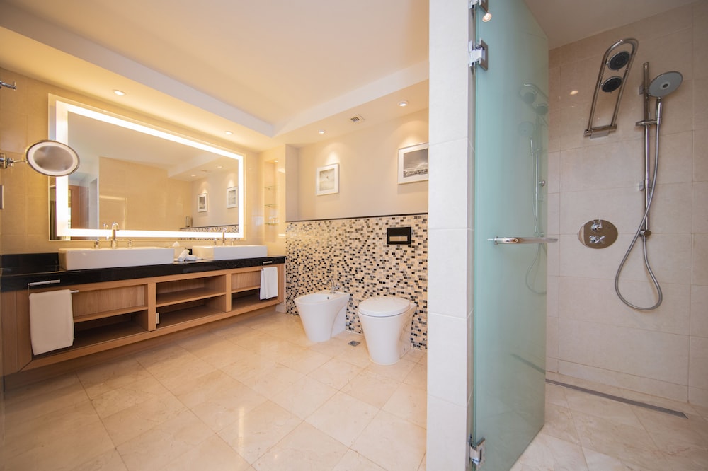 Executive Room - Photo 3