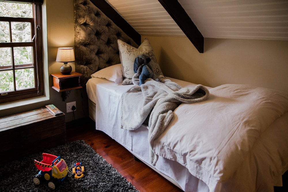 Family Cottage (2 Adults & 2 Children) photo 2