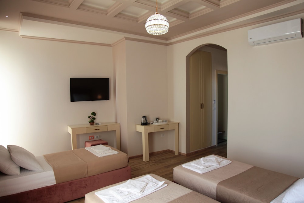 Triple Room, Garden View photo 2