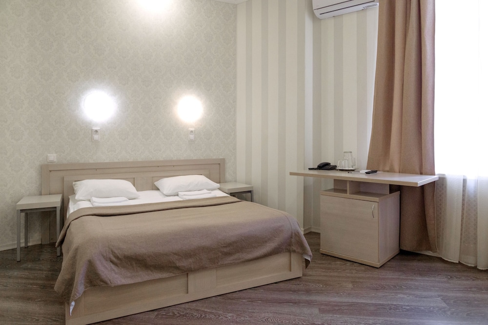 Comfort Room, 1 Queen Bed