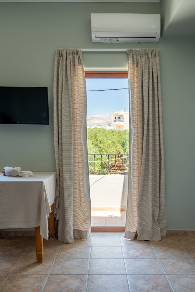 Romantic Studio, Garden View - Photo 2