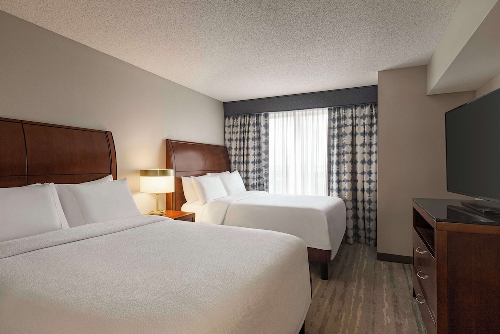 2 Queen Beds Junior Suite - Photo 2