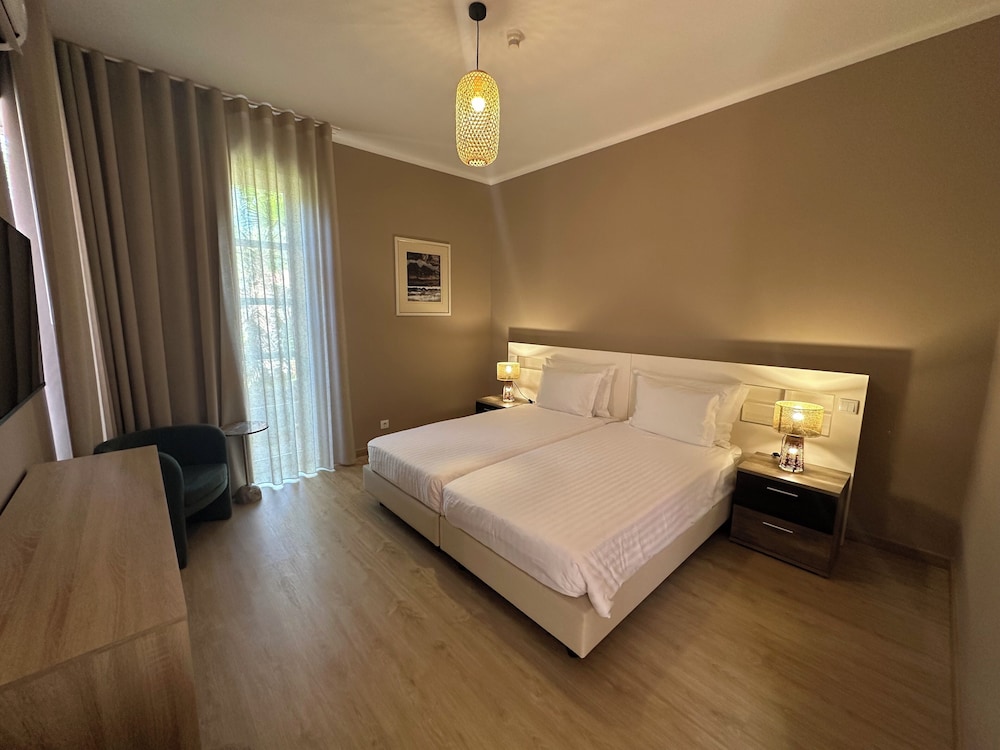 Economy Room