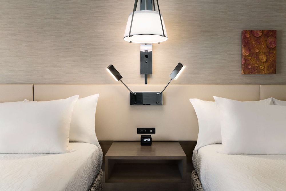 Room, 2 Double Beds, Accessible (Mobility & Hearing, Roll-in Shower) - Photo 2
